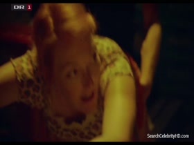 Ditte Hansen in Ditte & Louise S01E01 14