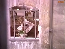 Dalila Di Lazzaro in Spogliando Valeria 3