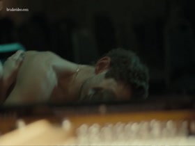 Elizabeth McLaughlin in Hand of God S01E02 11
