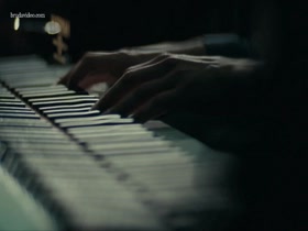 Elizabeth McLaughlin in Hand of God S01E02 4