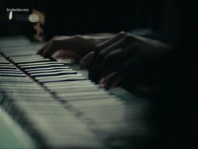 Elizabeth McLaughlin in Hand of God S01E02 8