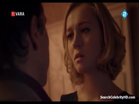 Carolien Spoor in De Deal S01e03 4