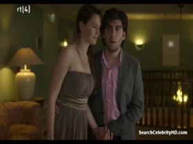 Carla Wijs hot , bed scene in Divorce S01e07 3