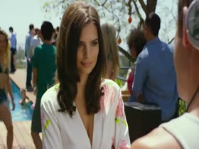 Emily Ratajkowski in We are Your Friends 5