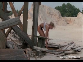 Erika Eleniak nude, on top scene in Chasers 1