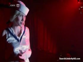 Heidi Schanz Costume , Kissing scene in Body Language 3