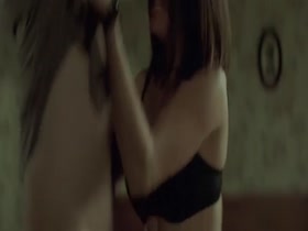 Salma Hayek ,Mindy Chris in Chain of Fools 8