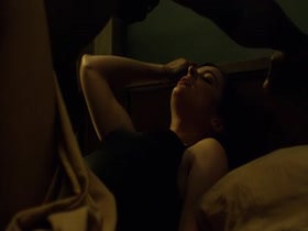 Krysten Ritter in Marvel's Jessica Jones s1e01 (2015) 3