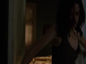 Krysten Ritter in Marvel's Jessica Jones s1e01 (2015) 9