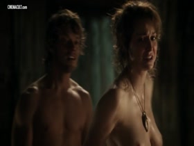 Emilia Clarke Esme Bianco Sahara Knite in Game of Thrones 9