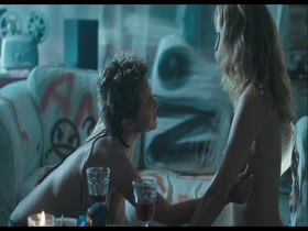 Heather Graham and Jaime Winstone in Boogie Woogie (2009) 16