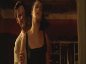 Liv Tyler , Rachel Weisz scene in Steal Beauty 20