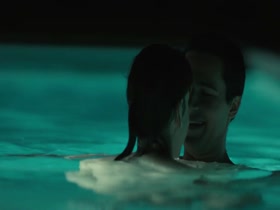 Melanie Lynskey Pool , Kissing in Hello I Must Be Going (2012) 10