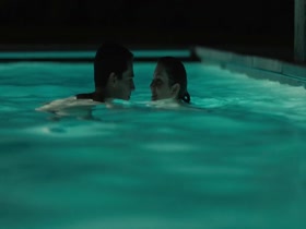 Melanie Lynskey Pool , Kissing in Hello I Must Be Going (2012) 15