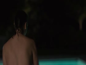 Melanie Lynskey Pool , Kissing in Hello I Must Be Going (2012) 18