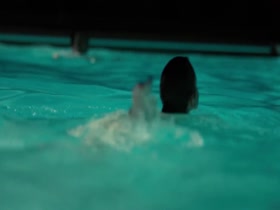 Melanie Lynskey Pool , Kissing in Hello I Must Be Going (2012) 2