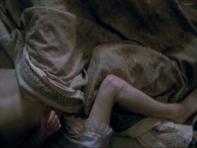Rachel Weisz Couple , Hot scene in The Deep Blue Sea 12