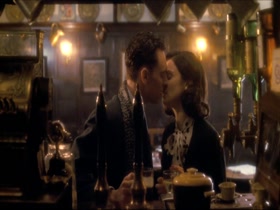 Rachel Weisz Couple , Hot scene in The Deep Blue Sea 5