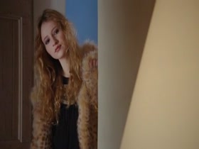 Christa Theret in Le bruit des glacon (2010) 2