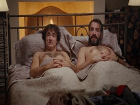 Christa Theret in Le bruit des glacon (2010) 5