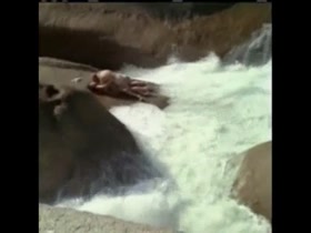 Tits , Stand Doggy In A Femea do Mar (1981) 11