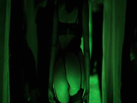 Elena Anaya, Allison McKenzie in Swung (2015) 4