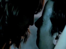 Jenny Mollen Kissing , Brunette in Crash (series) (2008) 14