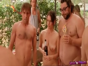 Stefanie Honer In Barefoot To The Neck