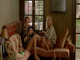 Brie Larson, Juno Temple in Greenberg (2010) 1