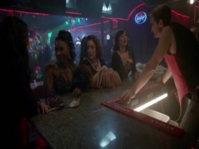 Emmy Rossum, Christine Kellogg-Darrin in Shameless S06E10 12