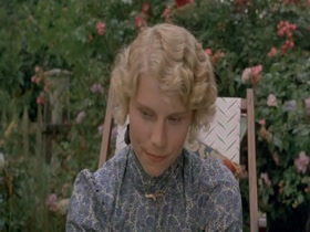 Amanda Donohoe, Sammi Davis in The Rainbow (1989) 4