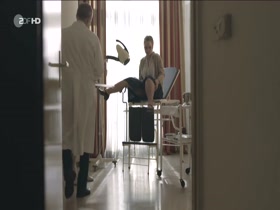 Sonja Gerhardt, Emilia Schüle, Claudia Michelsen in Ku'damm 56 (2016) 16