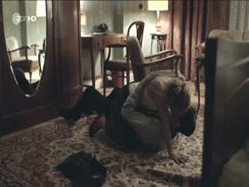 Sonja Gerhardt, Emilia Schüle, Claudia Michelsen in Ku'damm 56 (2016) 20