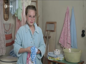 Sonja Gerhardt, Emilia Schüle, Claudia Michelsen in Ku'damm 56 (2016) 3