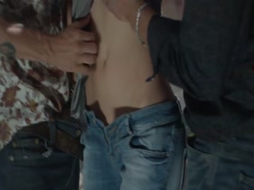 Heather Vandeven in Life on Top s1e03 8