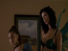 Sophie Monk Cleavage , Blonde in Sex and Death 101 (2007) 16