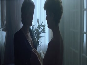 Susan Sarandon, Catherine Deneuve in The Hunger (1983) 8