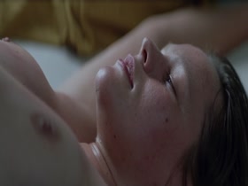 Severine Caneele in L'Humanite (1999) 11
