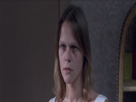 Severine Caneele in L'Humanite (1999) 19