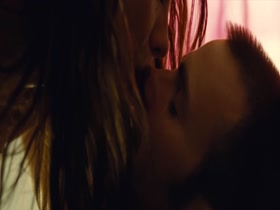 Aubrey Plaza, Michelle Monaghan in Playing It Cool (2014) 14