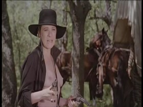 Adriana Vega Lingerie , boobs In Al Este del Oeste (1984) 11