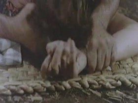Rosa Gloria Vasquez in Savana violenza carnale (1979) 10