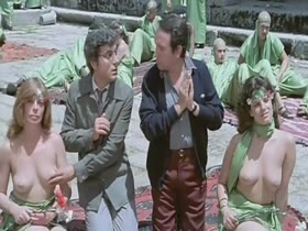 Lucia Peralta in La Lola nos lleva al huerto (1984) 7