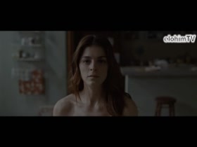 Irene Azulea in Las oscuras primaveras (2014)