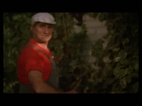 Neus Asensi in Chechu y familia (1992) 6