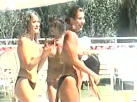 Jenny Llada in Que vienen los socialistas (1982) 1
