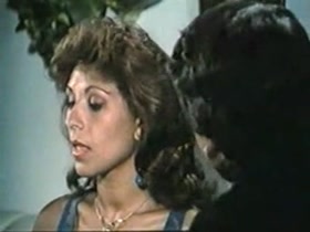 Jenny Llada in Que vienen los socialistas (1982) 16
