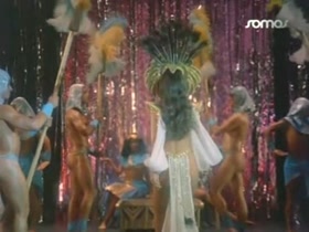 Maria Jose Cantudo in Piernas cruzadas (1984) 6