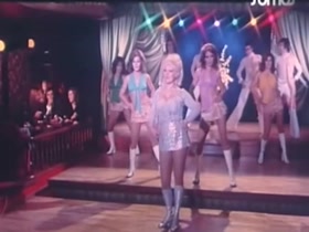 Barbara Rey in Virilidad a la española (1977) 11