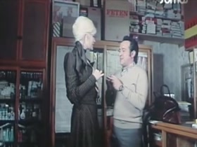 Barbara Rey in Virilidad a la española (1977) 4